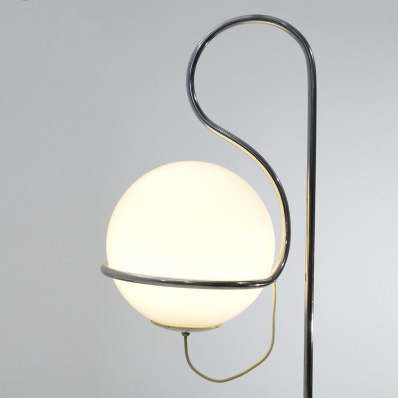 White Italian floor lamp in metal