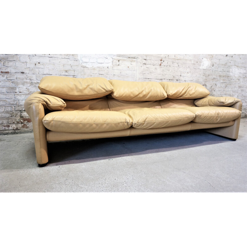 Vintage 3 seater sofa in leather, Maralunga, Vico Magistretti, Cassina, Italy