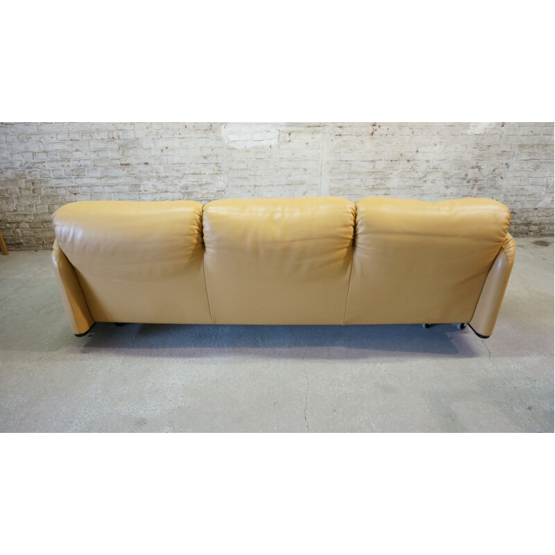 Vintage 3 seater sofa in leather, Maralunga, Vico Magistretti, Cassina, Italy