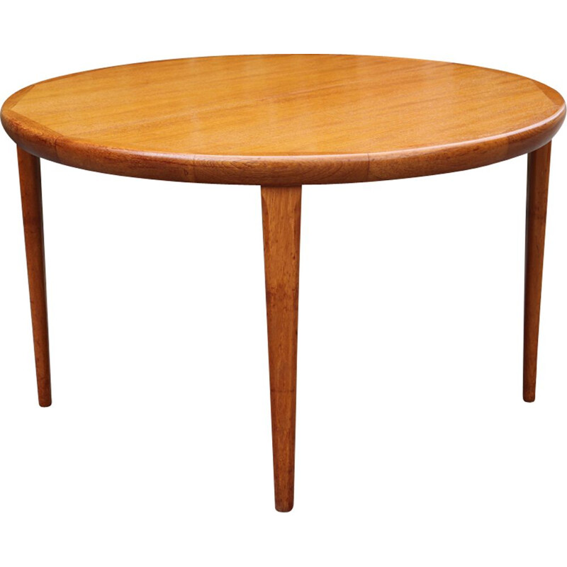 Extendable round table in teak by V.V. Mobler