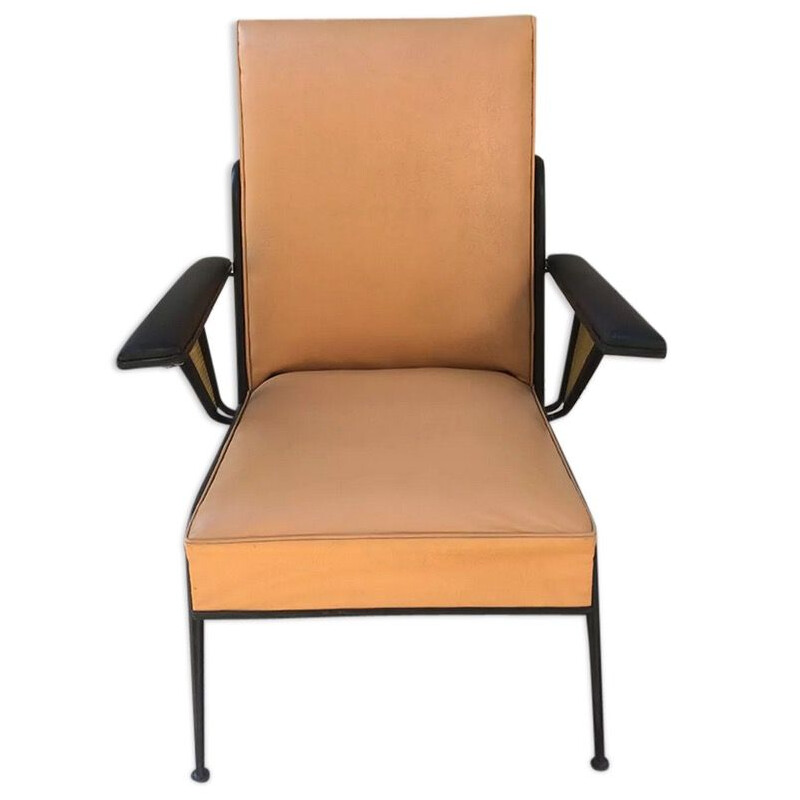 Fauteuil beige en skaï et métal