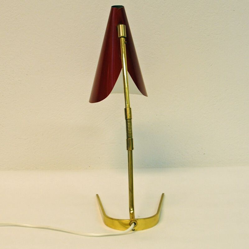 Vintage Scandinavian red table lamp in brass and metal  from the 50s