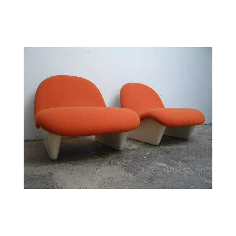 Paire de chauffeuses en plastique et tissu orange, Luigi COLANI - 1970
