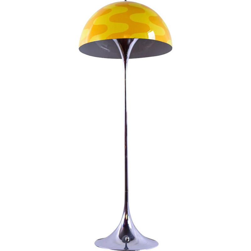 Vintage floor lamp Panthella with limited edition Flowerpot shade