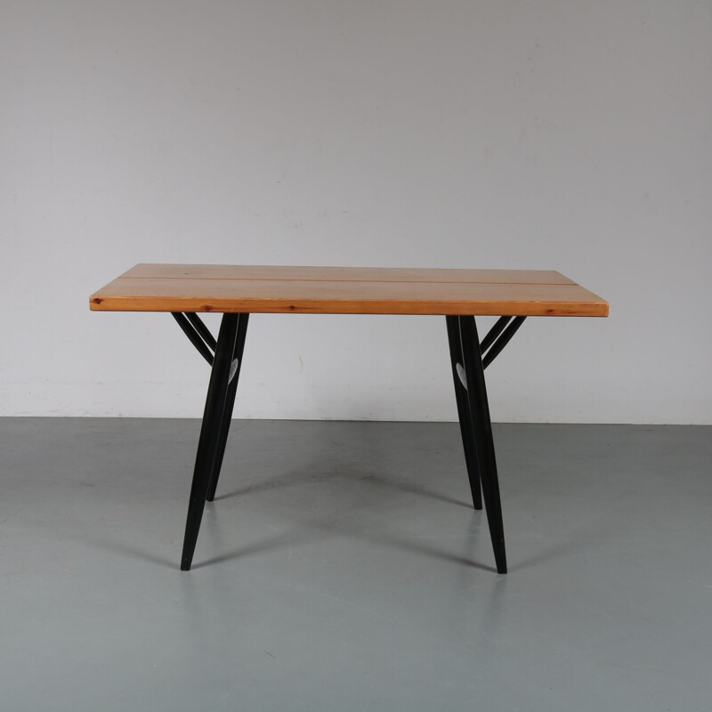 Vintage dining table in pine, Small, Ilmari Tapiovaara by Laukaan Puu, 1950s