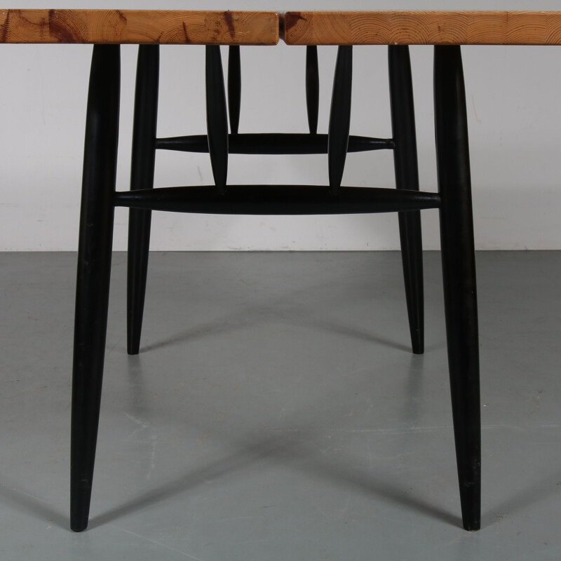 Vintage dining table in pine, Small, Ilmari Tapiovaara by Laukaan Puu, 1950s