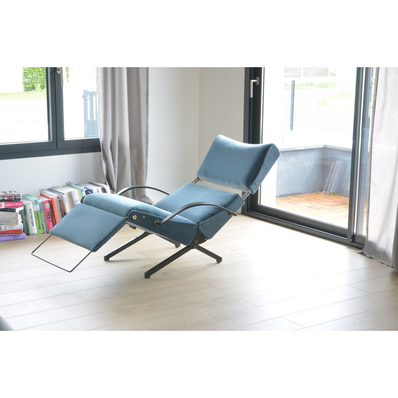 Fauteuil P40 par Osvaldo Borsani en velours bleu