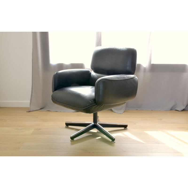 Black armchair in leather by Otto Zapf for Knoll