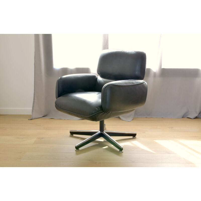 Fauteuil noir en cuir par Otto Zapf pour Knoll