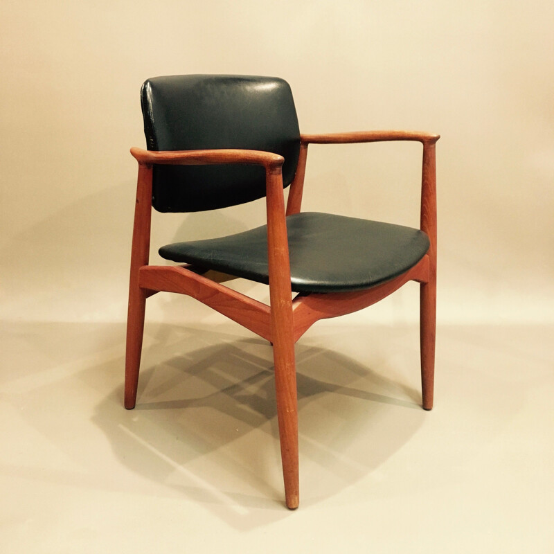 Scandinavian chair in teak and black leather by Erik Buck