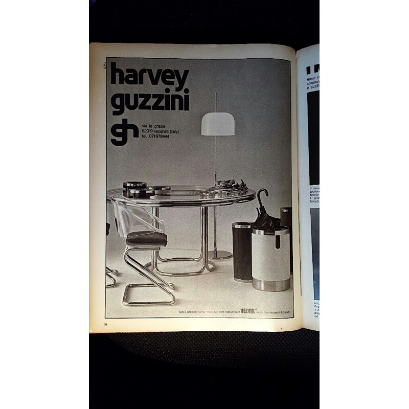 Ensemble de table et 6 chaises à repas en métal chromé et plexiglas, Harvey GUZZINI - 1970