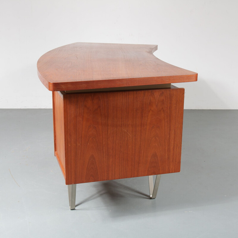Vintage dutch desk for Pastoe in teak and metal 1950