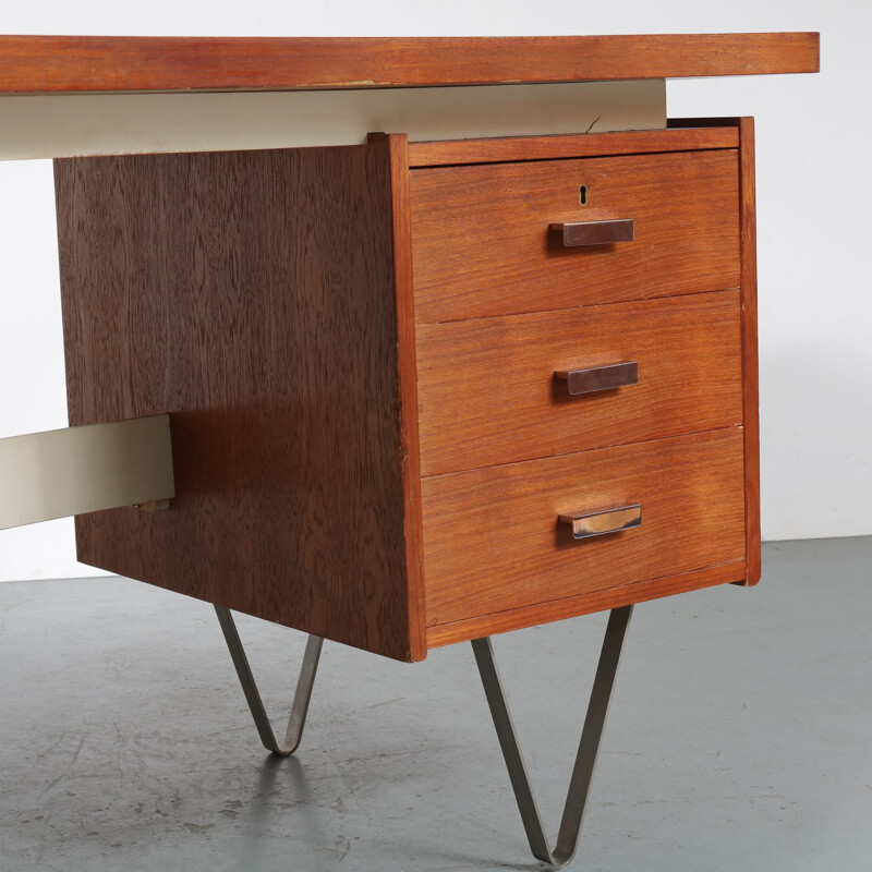 Bureau vintage néerlandais pour Pastoe en teck et métal 1950