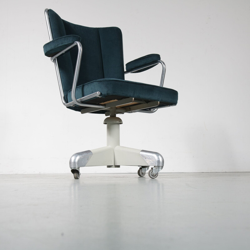 Chaise de bureau vintage par Gispen en tissu bleu et métal 1950