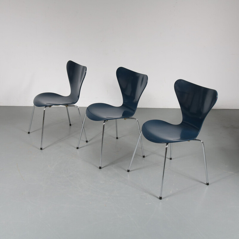 Chaise vintage Butterfly bleue pour Fritz Hansen en contreplaqué et métal 1970