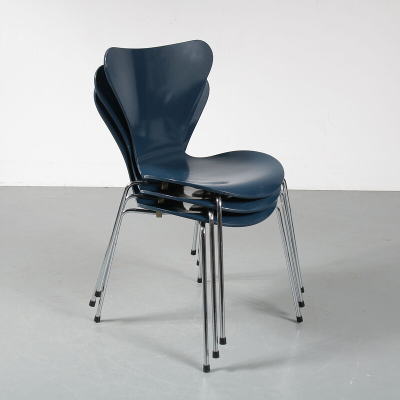 Vintage Butterfly blue chair for Fritz Hansen in plywood and metal 1970s