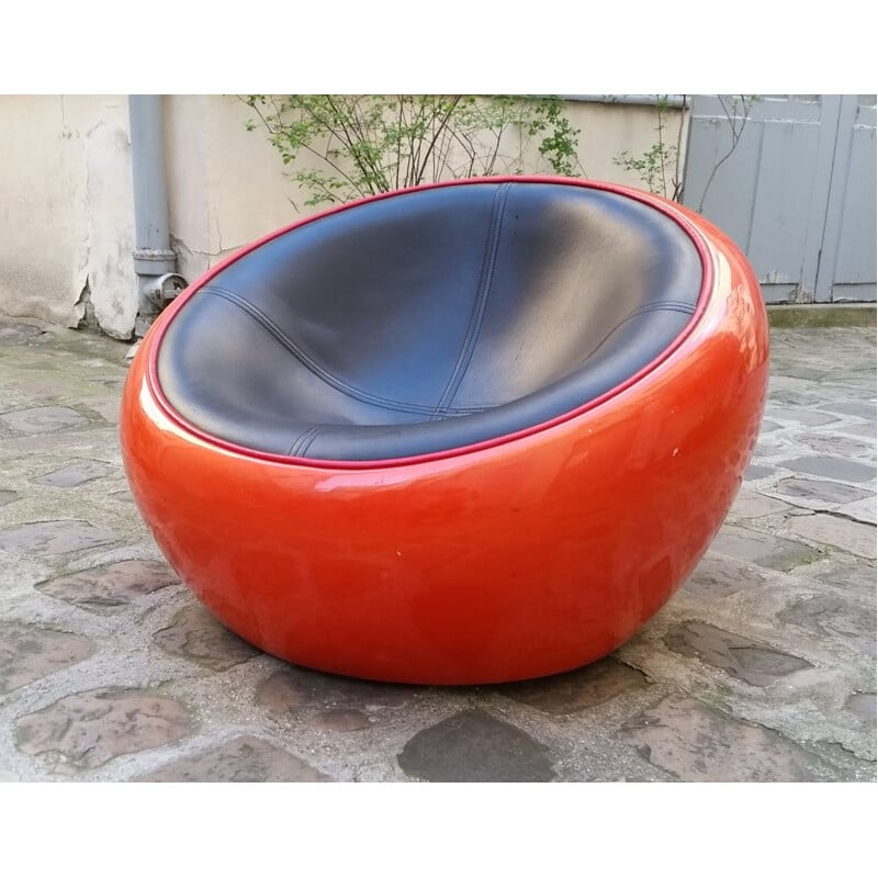 Egg Pod Ball chair by Eero Aarnio