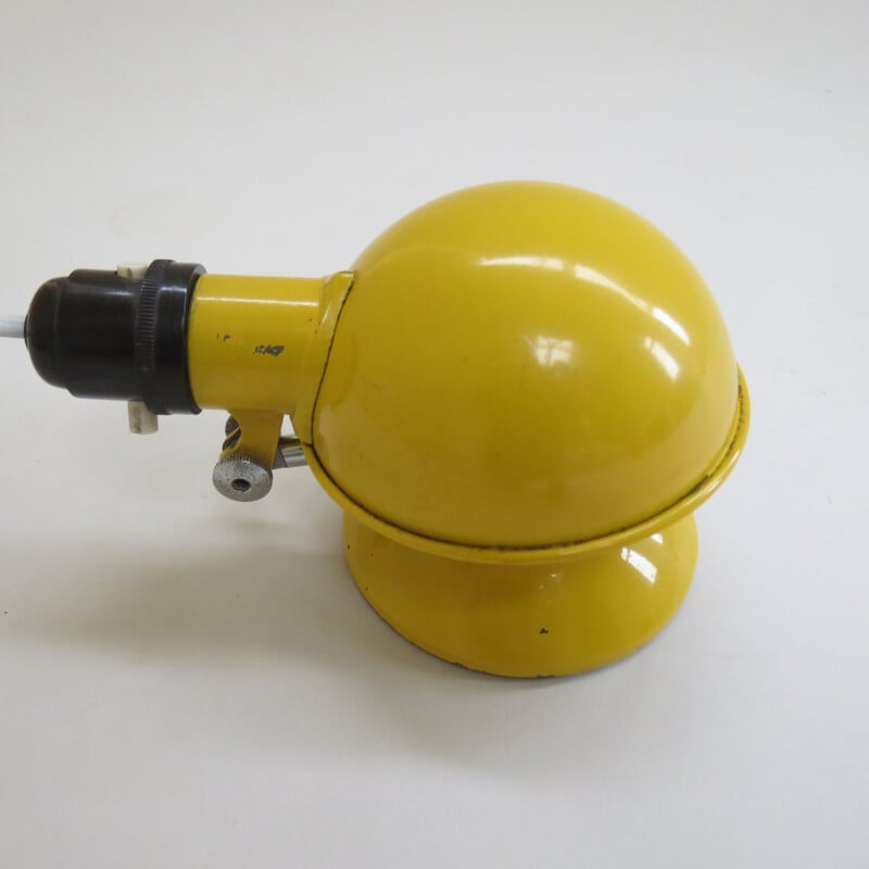 Lampe vintage de bureau métallique jaune par Grail