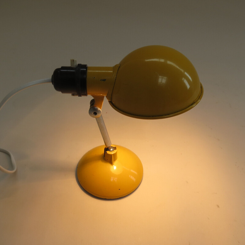 Lampe vintage de bureau métallique jaune par Grail