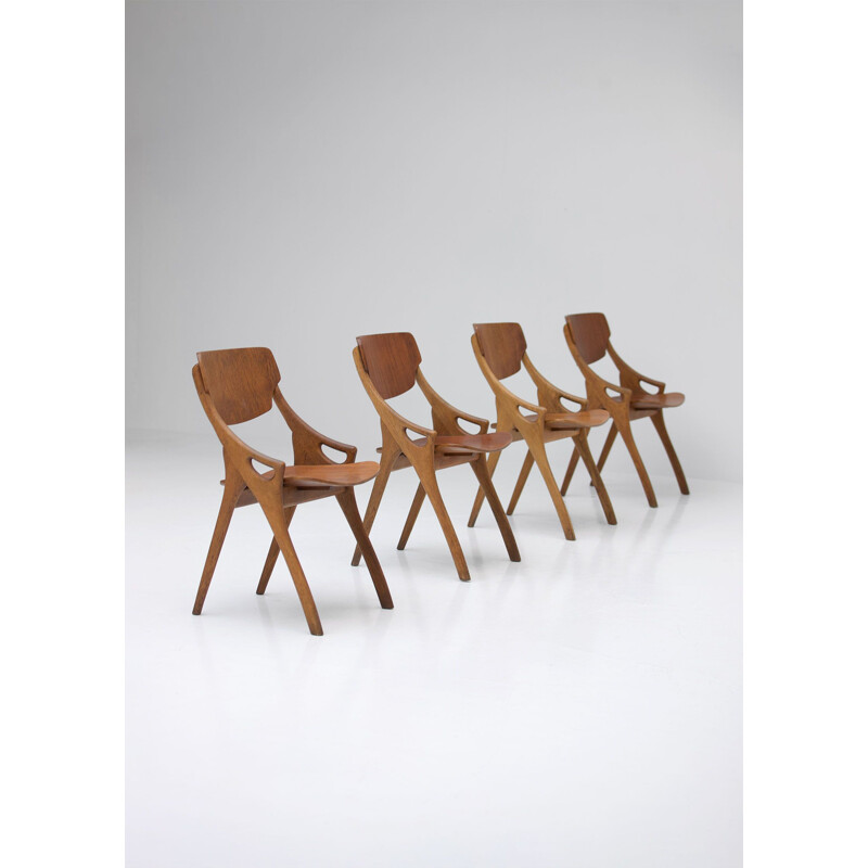 Vintage set of 4 dining chairs in oak by Arne Hovmand Olsen,1958 