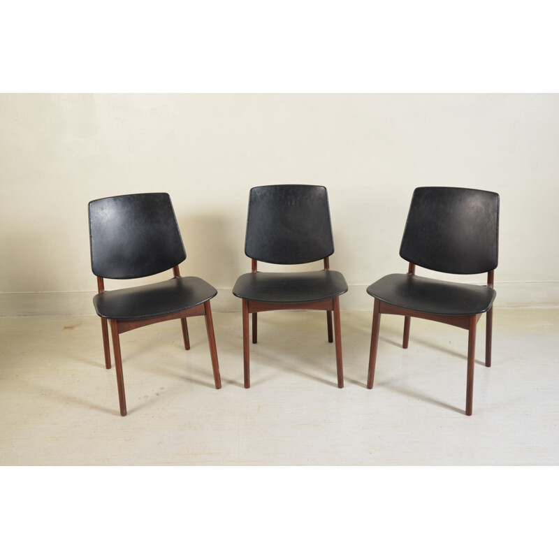 Suite de 3 chaises en palissandre et cuir noir, HOVMAND OLSEN - 1950
