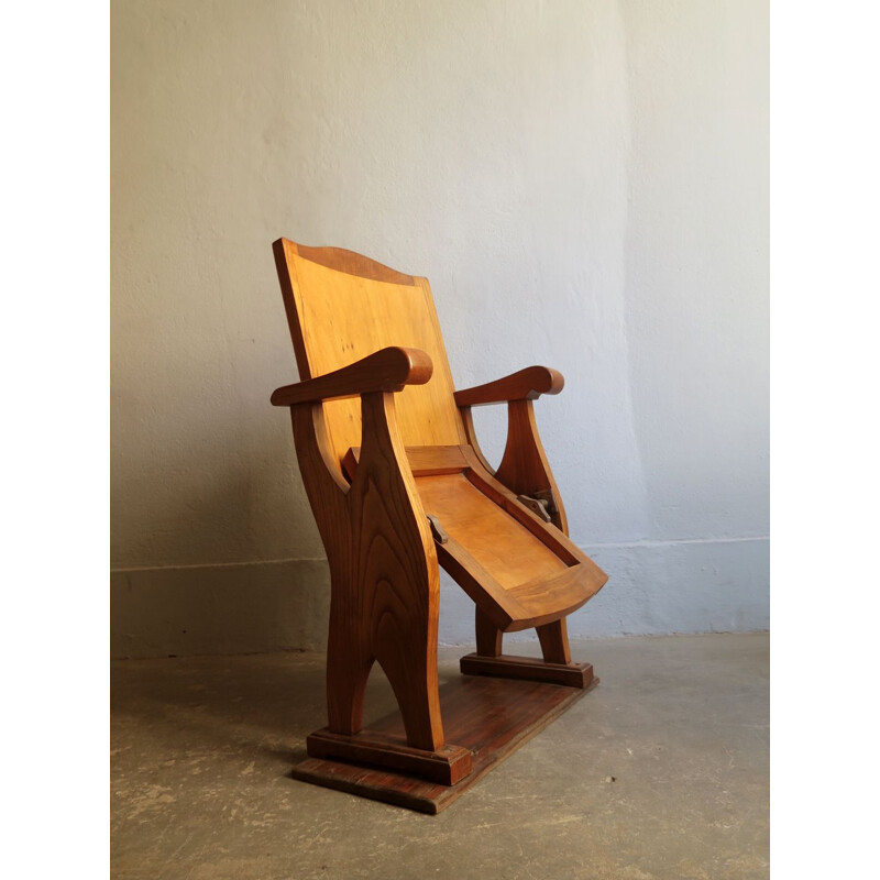 Vintage foldable chair in wood