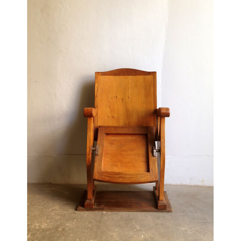 Vintage foldable chair in wood