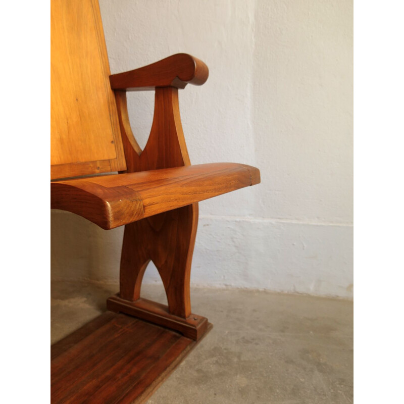 Vintage foldable chair in wood