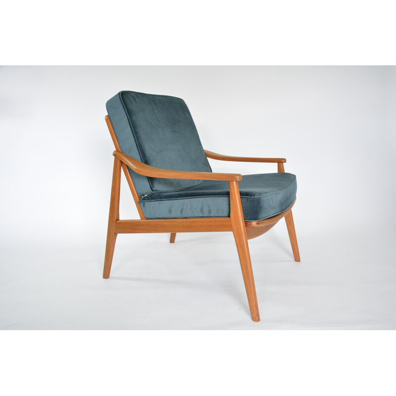 Fauteuil vintage allemand en velours bleu et bois 1960