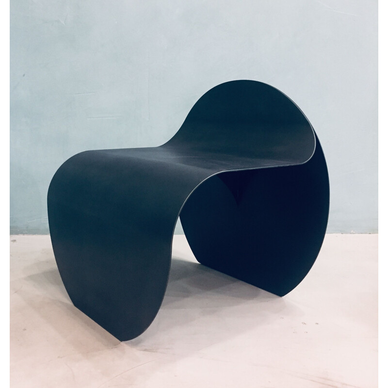 Metal black lacquered stool "O Stool" - Estudio Persona