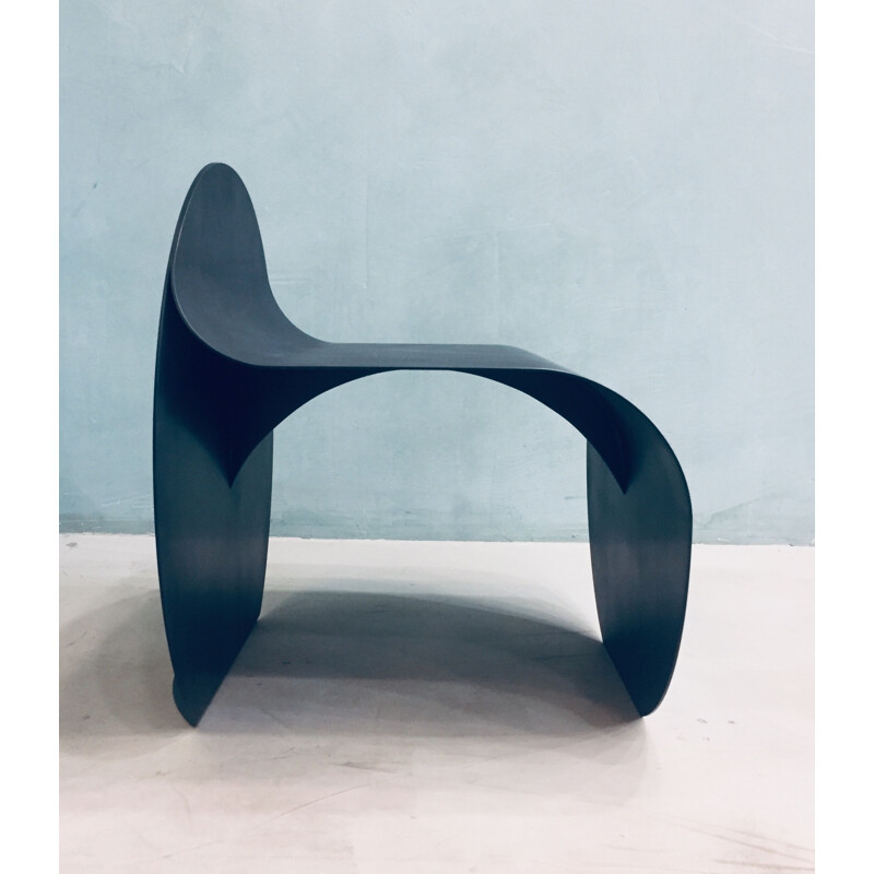 Metal black lacquered stool "O Stool" - Estudio Persona