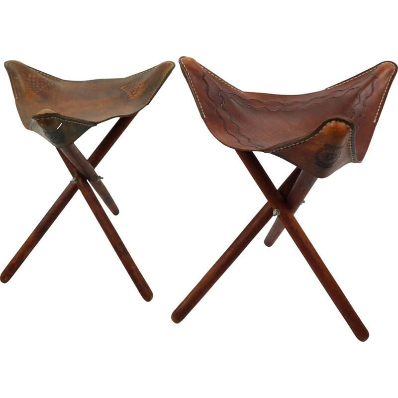 Set of 2 vintage tripod stools in leather and mahogany 1940