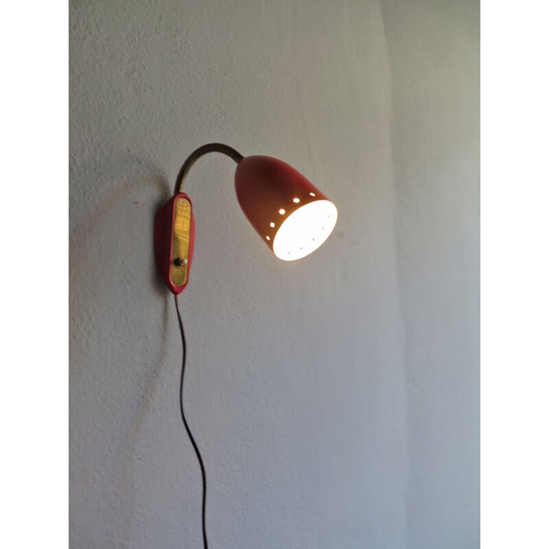 Lampe murale vintage laqué rouge en métal,1950