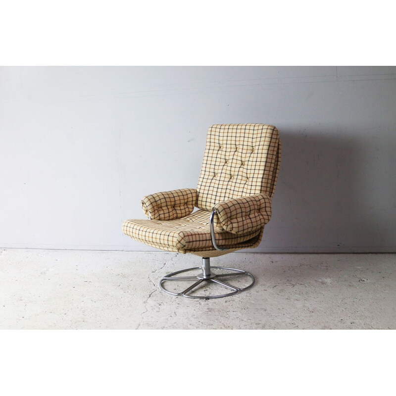 Vintage danish swivelling armchair in beige wool 1970