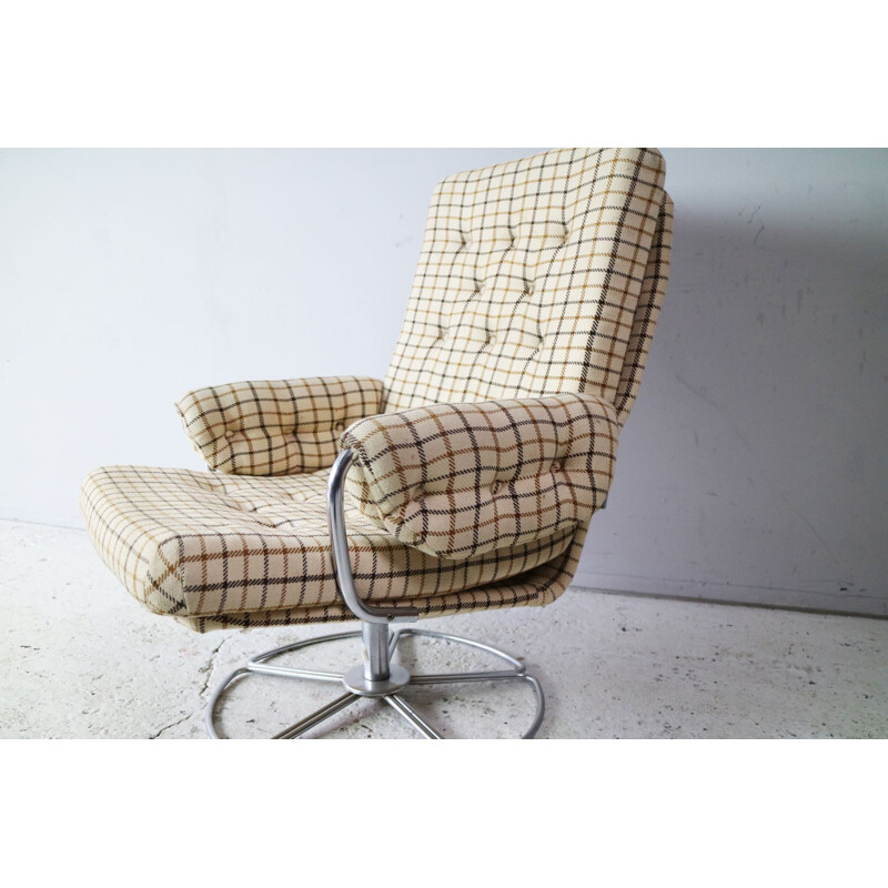 Vintage danish swivelling armchair in beige wool 1970