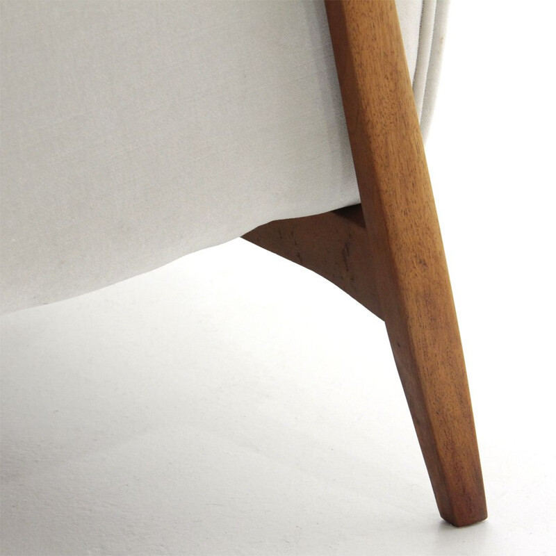 Set of 2 vintage italian armchairs for Gilberto Cassina in white velvet and wood