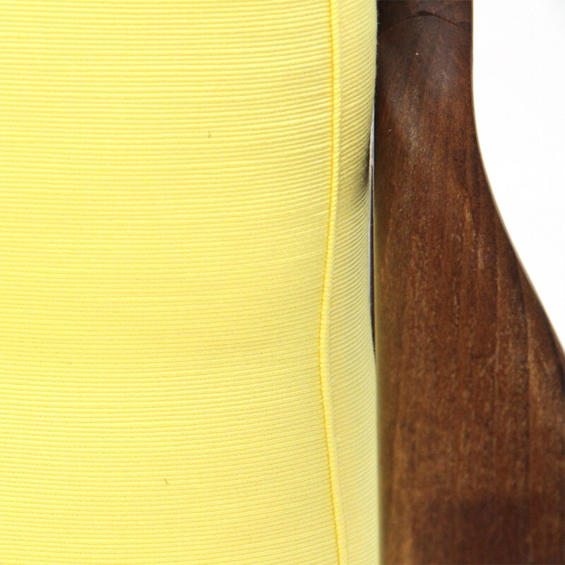 Fauteuil vintage italien avec coussins jaunes