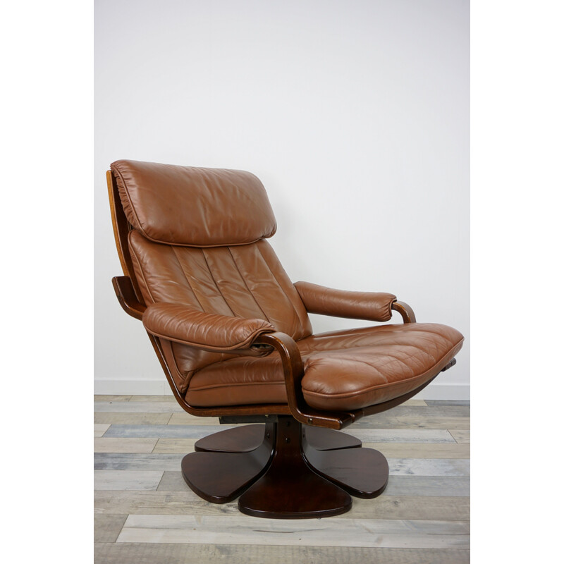 Vintage Scandinavian  swivel armchair in leather and wood, 1970