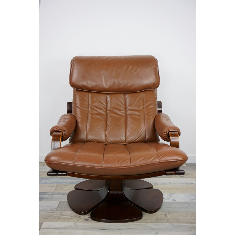 Vintage Scandinavian  swivel armchair in leather and wood, 1970