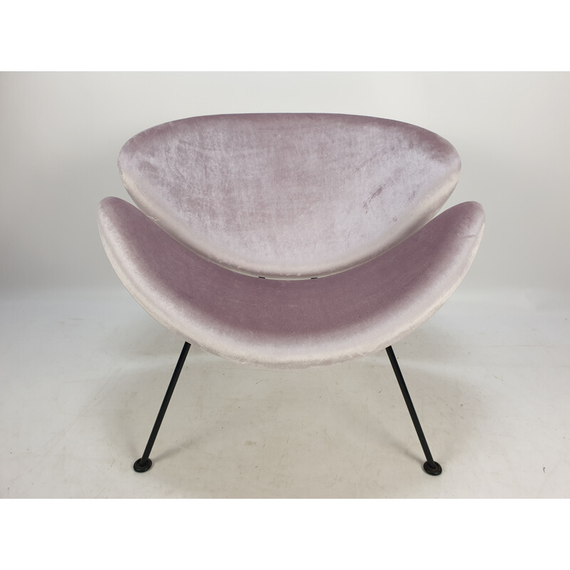 Vintage Orange Slice armchair for Artifort in pink fabric and metal 1980