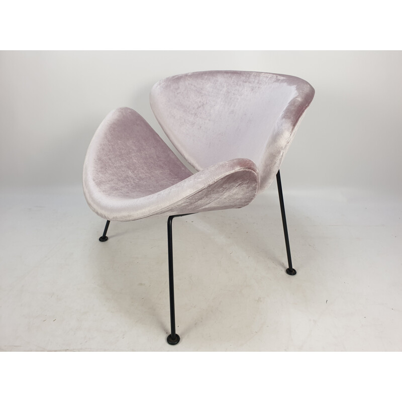 Vintage Orange Slice armchair for Artifort in pink fabric and metal 1980