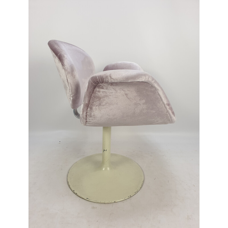Vintage Little Tulip armchair for Artifort in pink fabric and metal 1960s