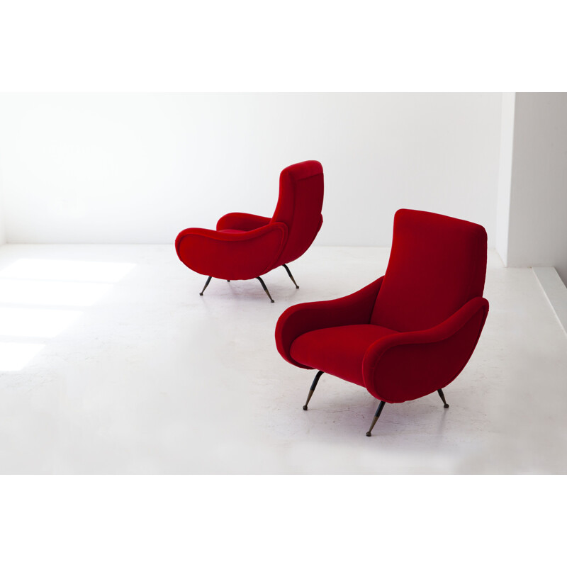 Paire de fauteuils vintage italiens en velours rouge et laiton 1950