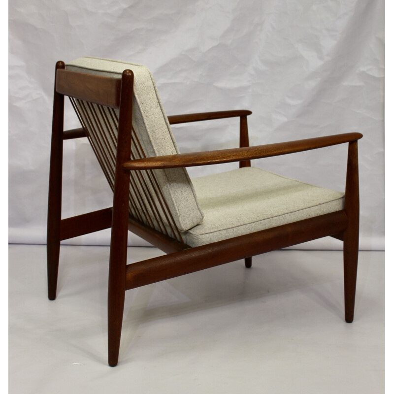 Vintage scandinavian armchair by Jalk in beige fabric and teak 1960