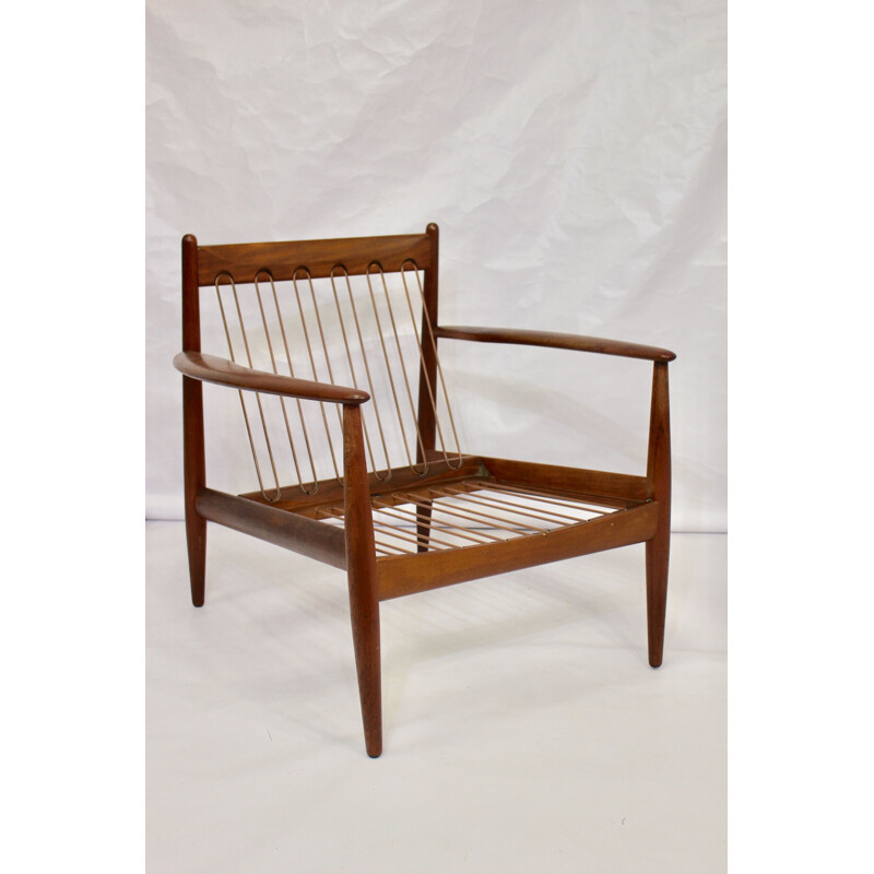 Vintage scandinavian armchair by Jalk in beige fabric and teak 1960