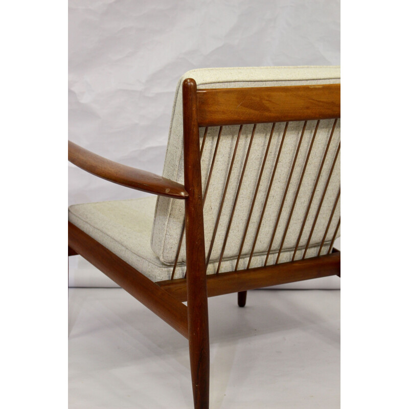 Vintage scandinavian armchair by Jalk in beige fabric and teak 1960