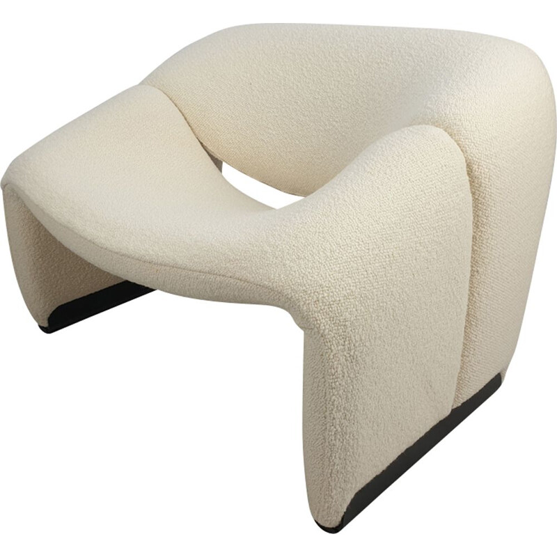 Vintage F598 Groovy armchair for Artifort in white fabric and metal 1980