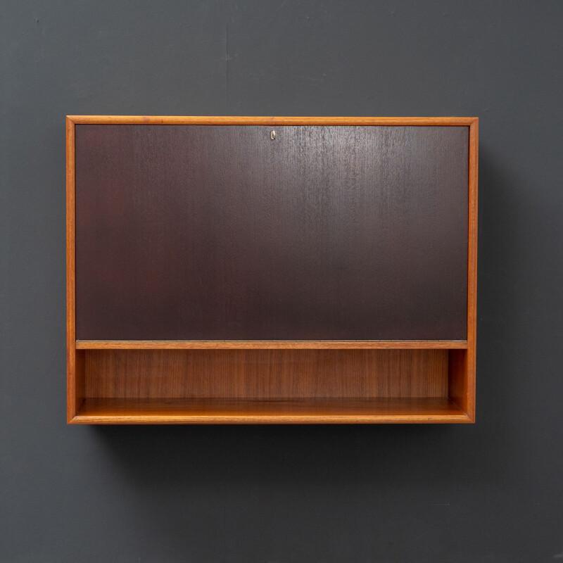 Vintage wall shelf in teak