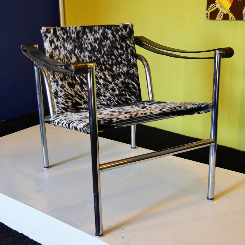 Vintage LC1 armchair for Cassina in black and white foal skin 1970