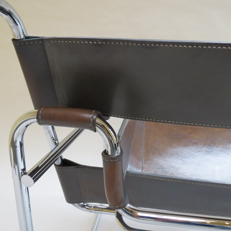 Vintage Wassily B3 armchair for Knoll in gray leather and chrome 1980
